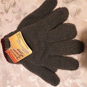 Thermal energy knits gloves